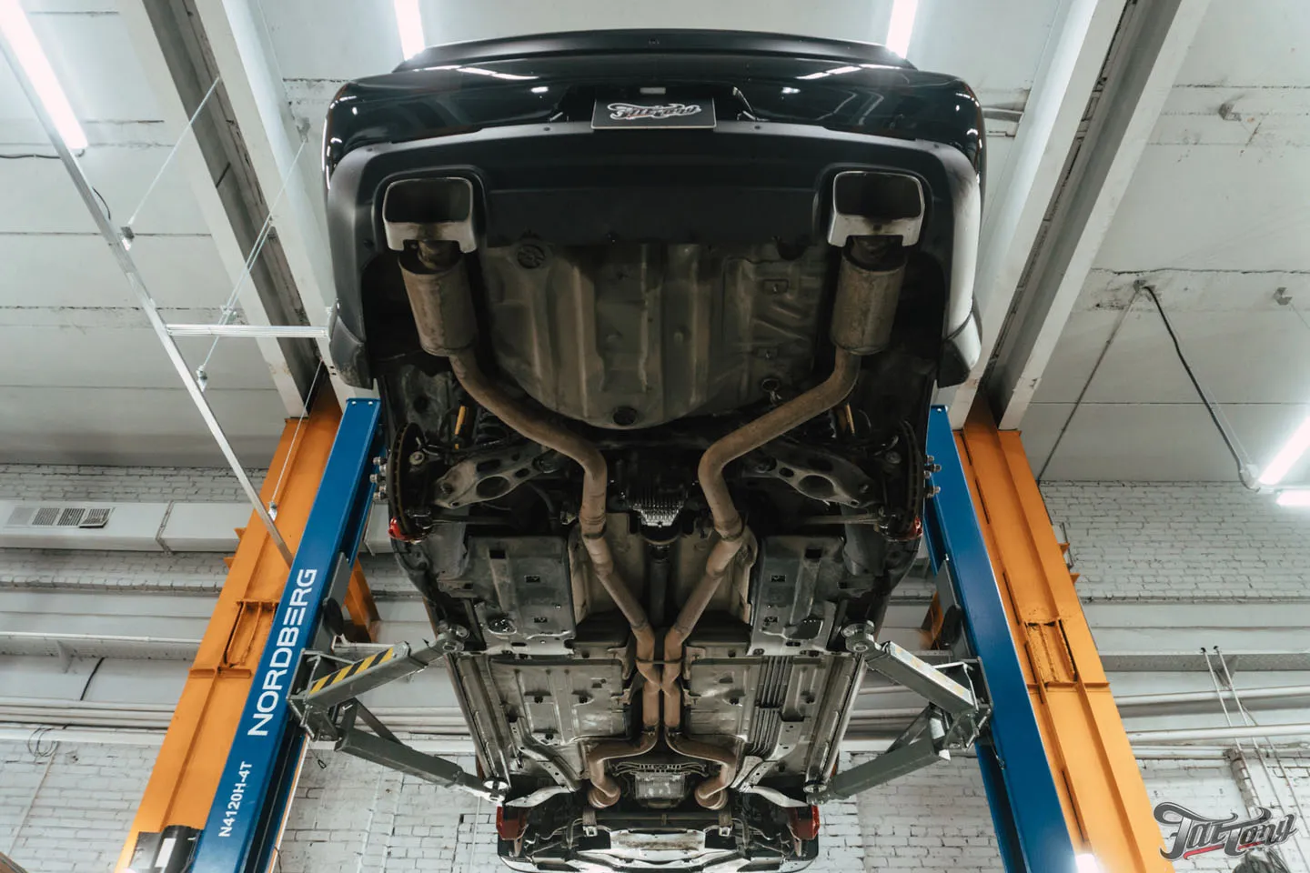 Построили новый выхлоп на Dodge Challenger Scat Pack с мощным звуком